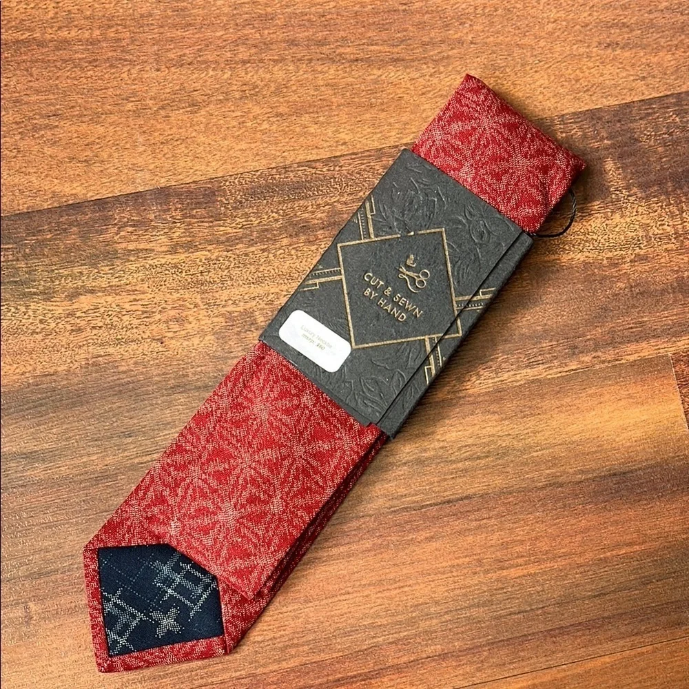 Neck & Tie Luxury Hand Sewn Red Patterned Men's Tie NWT